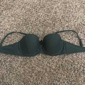 Women’s bathing suit top